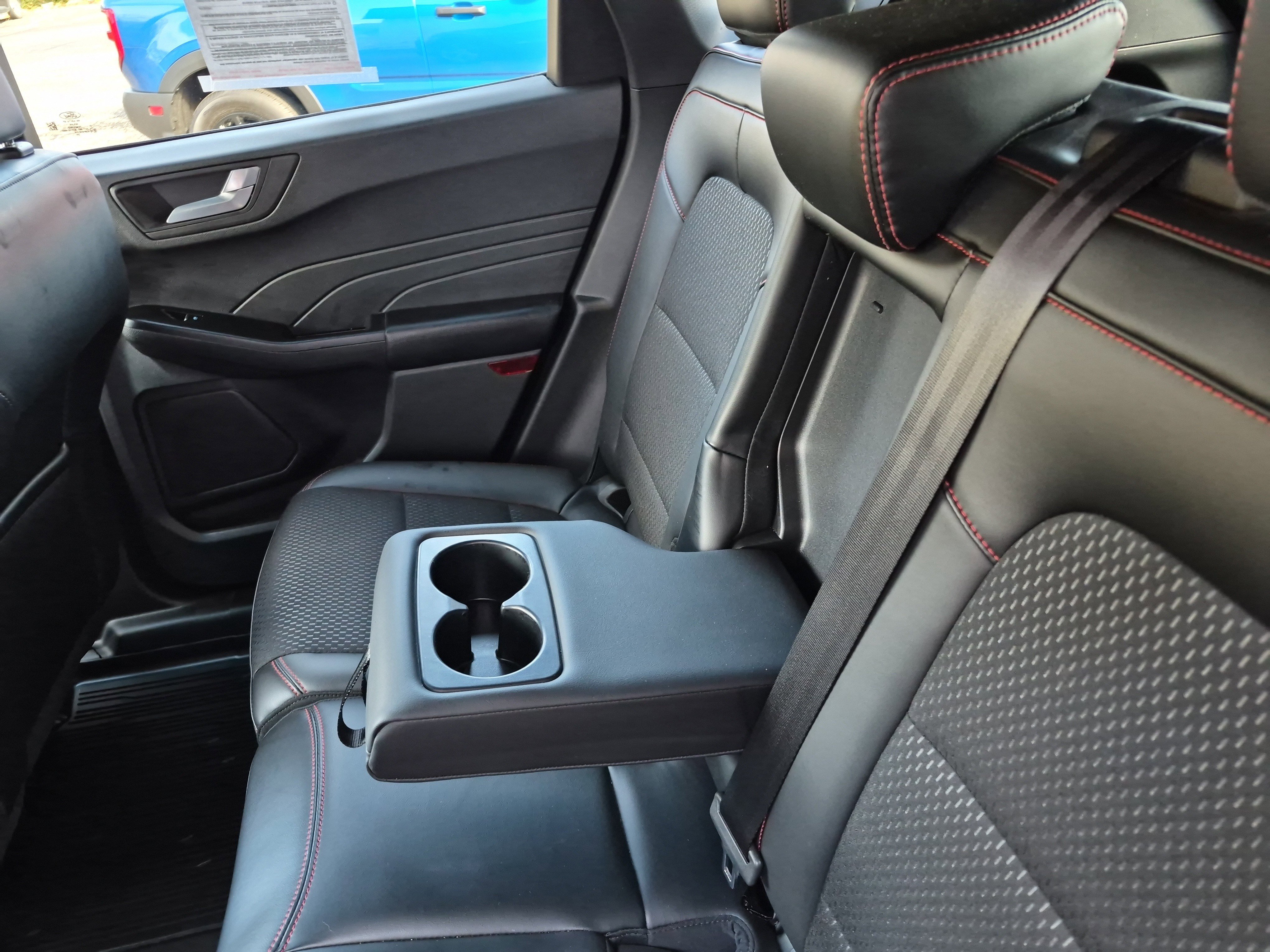 Certified 2025 Ford Escape ST-Line Elite image 17