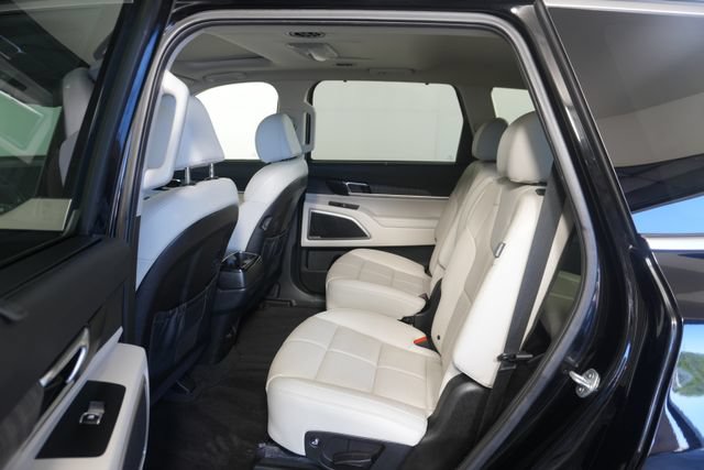 Used 2023 Kia Telluride EX w/ EX Captain's Chair Package AWD/4WD image 25