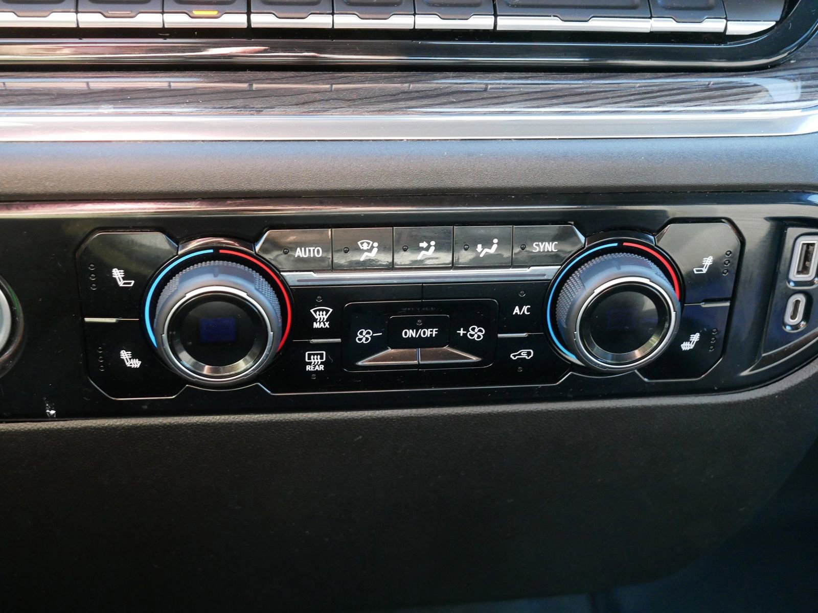 Used 2023 Chevrolet Silverado 1500 LT image 27