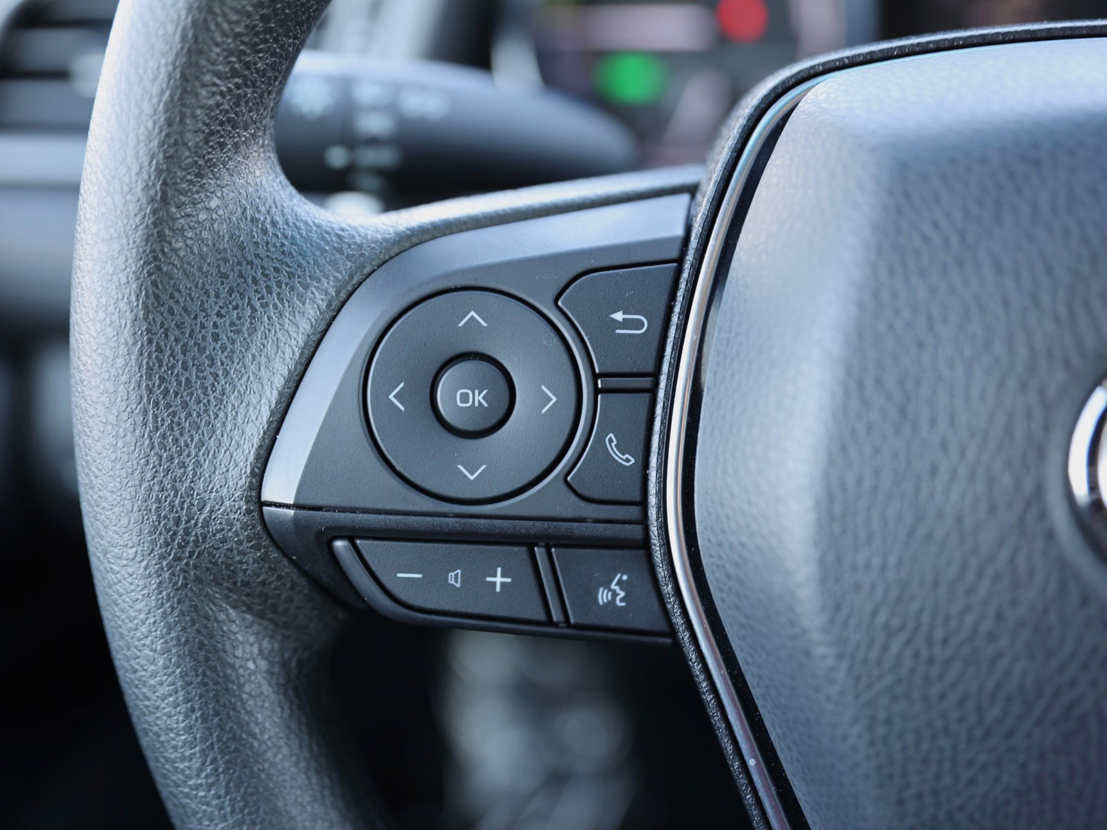 Used 2020 Toyota Camry LE image 38