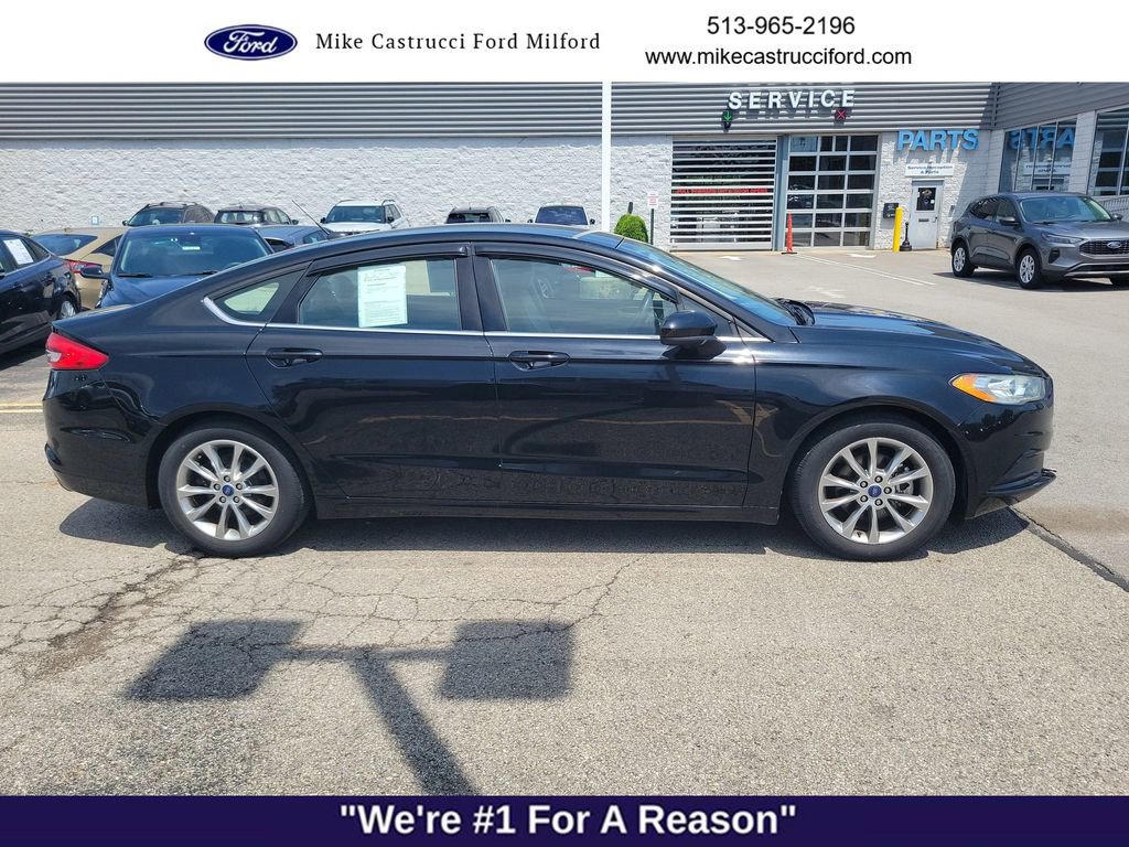 Certified 2017 Ford Fusion SE w/ Fusion SE Technology Package FWD image 6