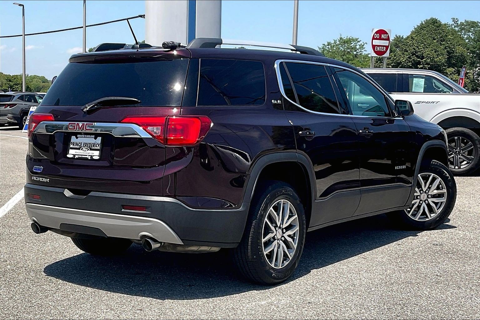 Used 2017 GMC Acadia SLE w/ LPO, Floor Liner Package FWD image 12