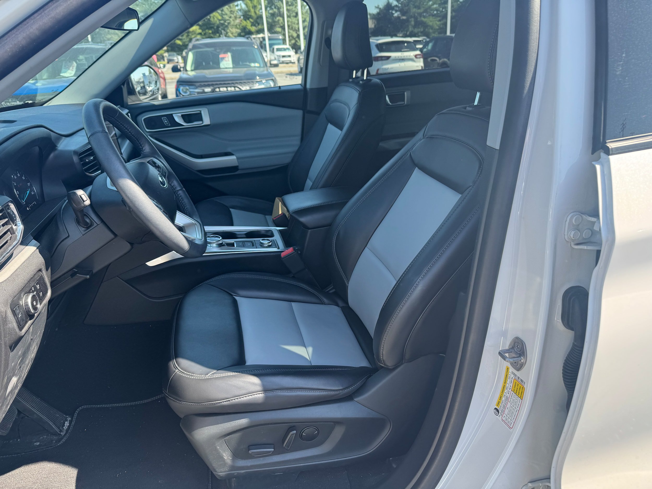 Certified 2023 Ford Explorer XLT w/ Equipment Group 202A AWD/4WD image 12