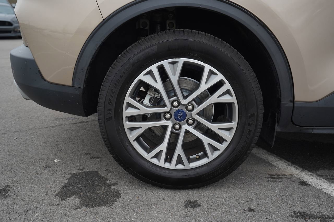 Certified 2021 Ford Escape SEL FWD image 39