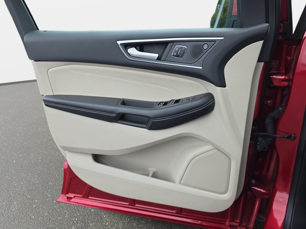 Certified 2023 Ford Edge Titanium AWD/4WD image 25