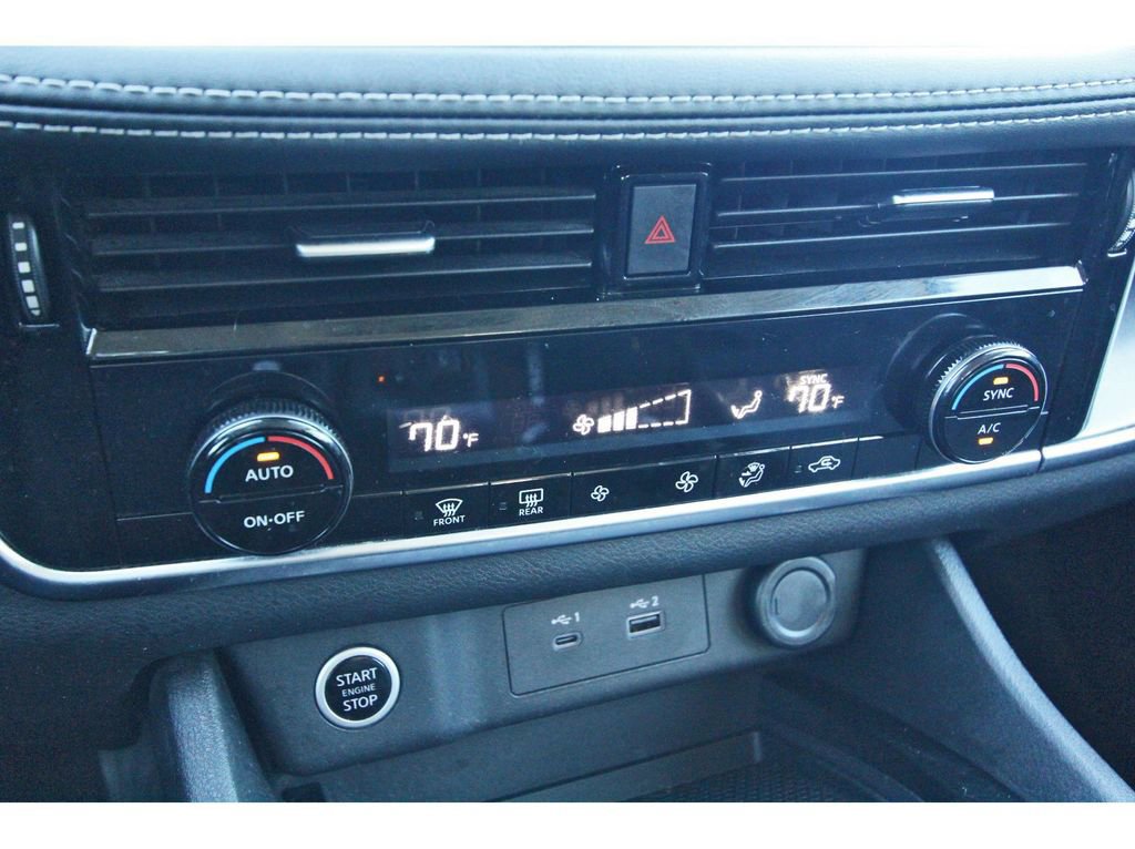 Used 2021 Nissan Rogue SV image 24