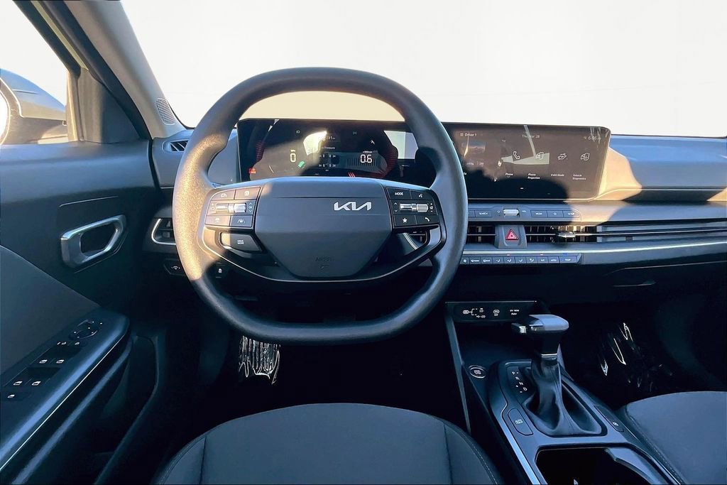 Used 2025 Kia K4 LXS image 6