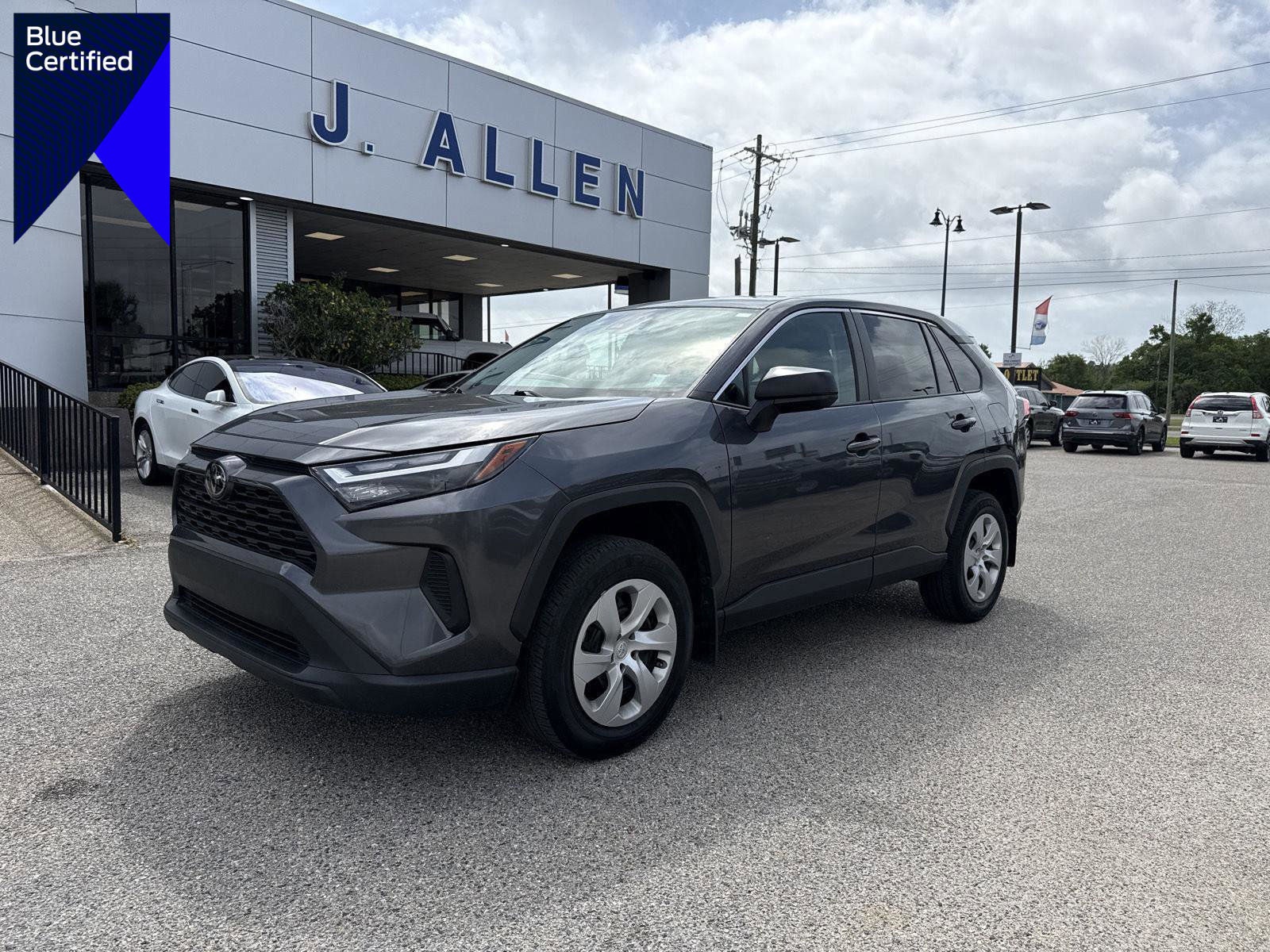 Used 2024 Toyota RAV4 LE AWD/4WD image 1