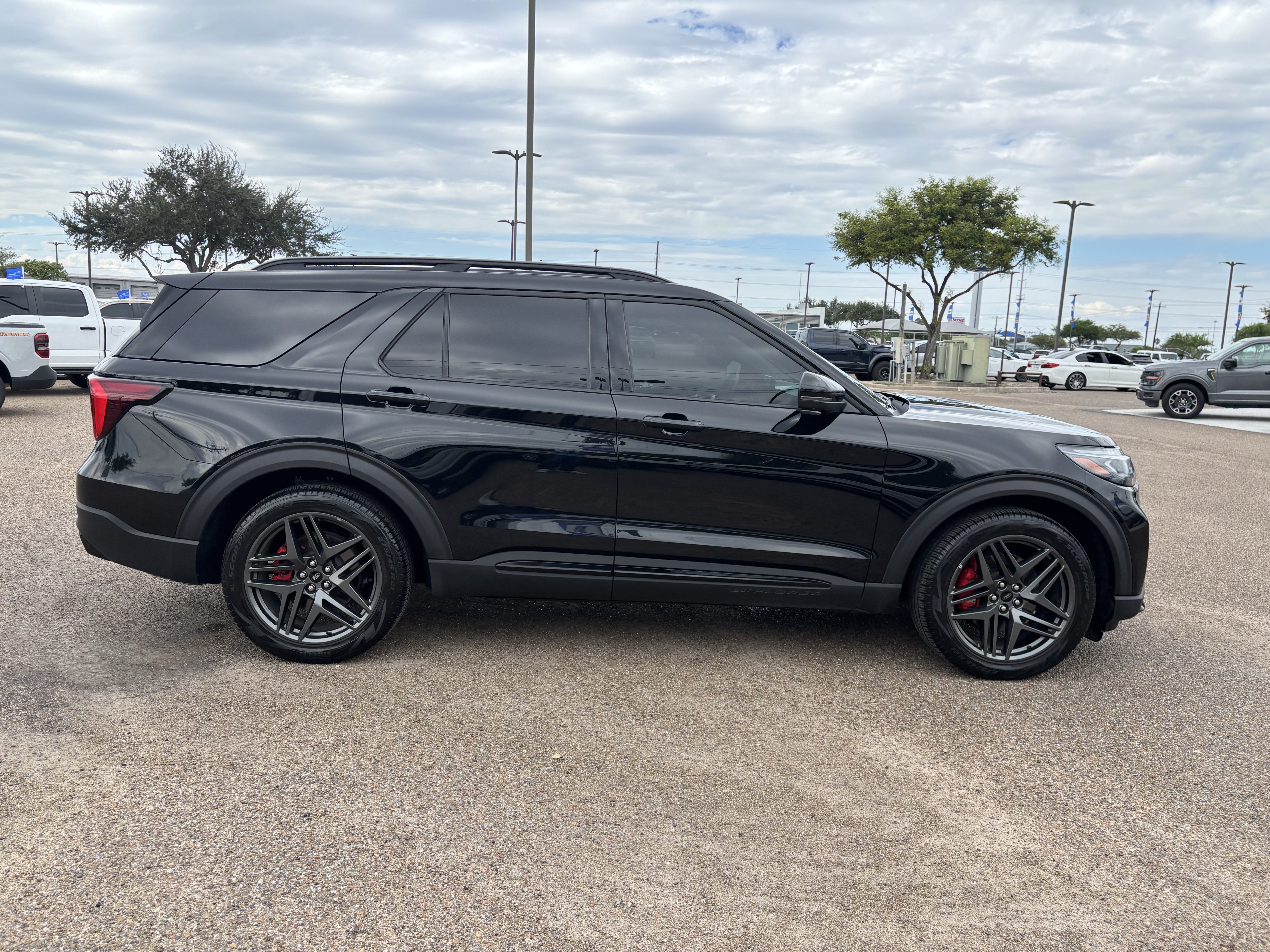 Certified 2025 Ford Explorer ST w/ Sun And Sound Package AWD/4WD image 4