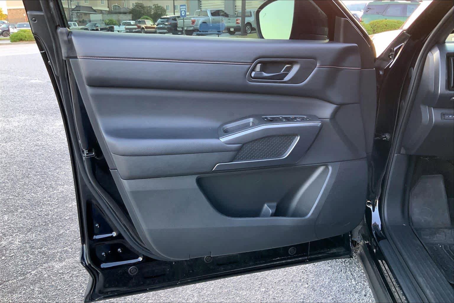 Used 2024 Nissan Pathfinder Rock Creek AWD/4WD image 20