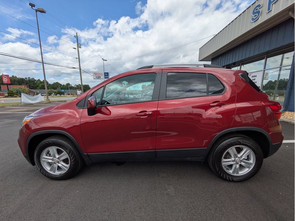 Used 2022 Chevrolet Trax LT w/ LT Convenience Package AWD/4WD image 9