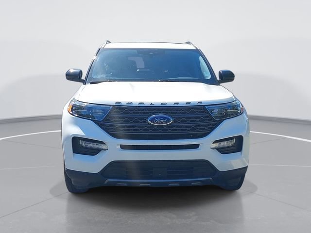 Certified 2022 Ford Explorer XLT w/ Equipment Group 202A AWD/4WD image 8