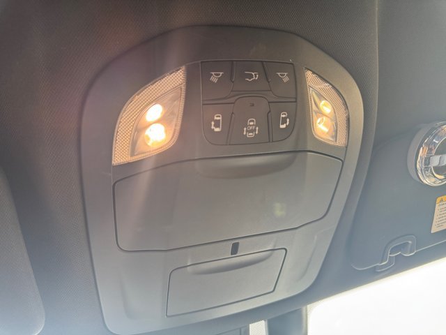 Used 2019 Chrysler Pacifica Touring Plus w/ S Appearance Package FWD image 33