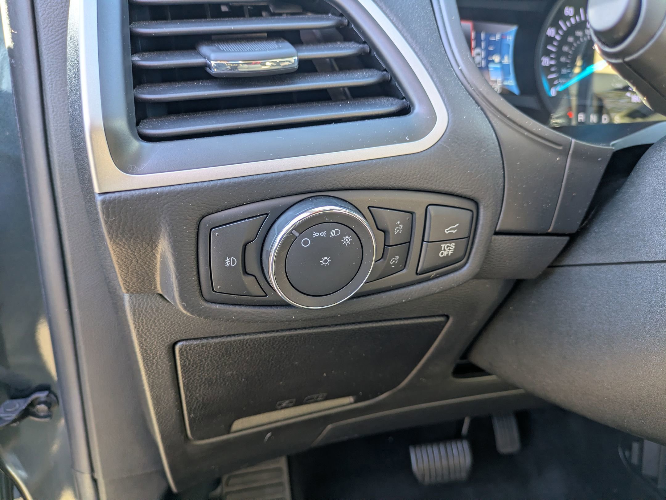 Certified 2022 Ford Edge SEL w/ Convenience Package image 17