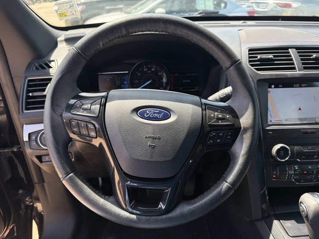 Certified 2019 Ford Explorer XLT w/ Equipment Group 202A FWD image 25