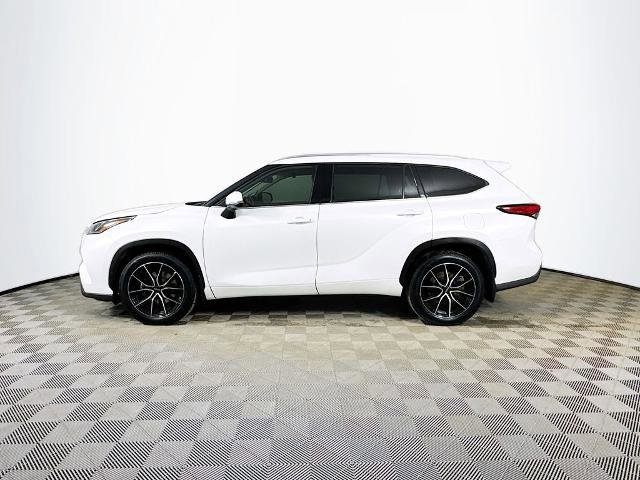 Used 2022 Toyota Highlander Limited image 2