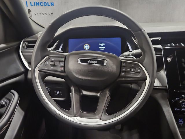 Used 2023 Jeep Grand Cherokee Altitude AWD/4WD image 14