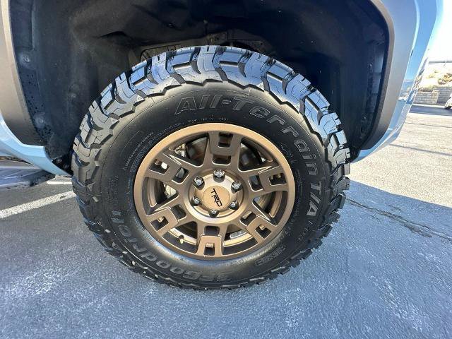 Used 2025 Toyota 4Runner SR5 AWD/4WD image 39