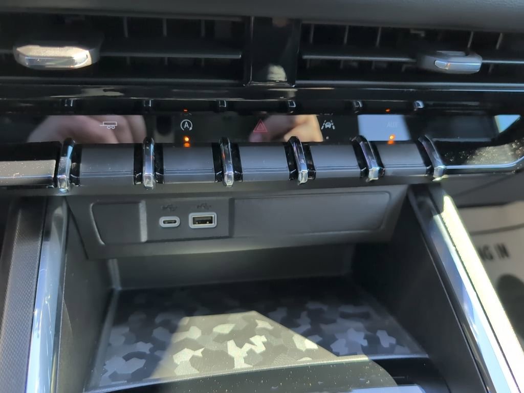 Used 2024 GMC Canyon Elevation w/ Convenience Package image 18