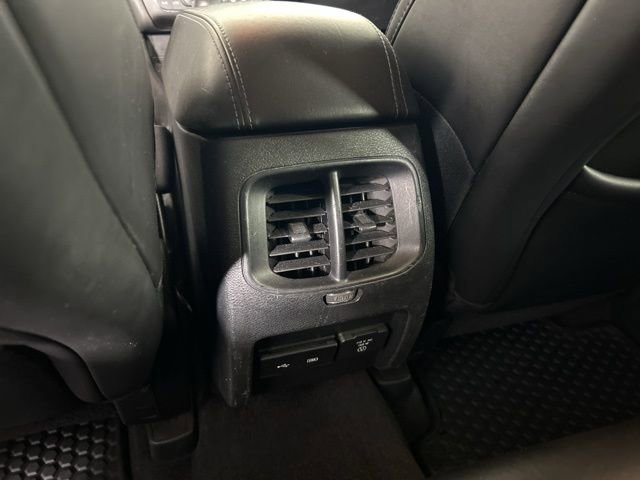 Used 2019 Jeep Cherokee Latitude Plus w/ Comfort/Convenience Group AWD/4WD image 15