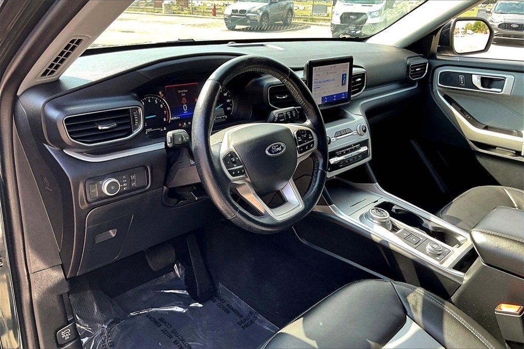 Certified 2022 Ford Explorer XLT w/ Equipment Group 202A image 13
