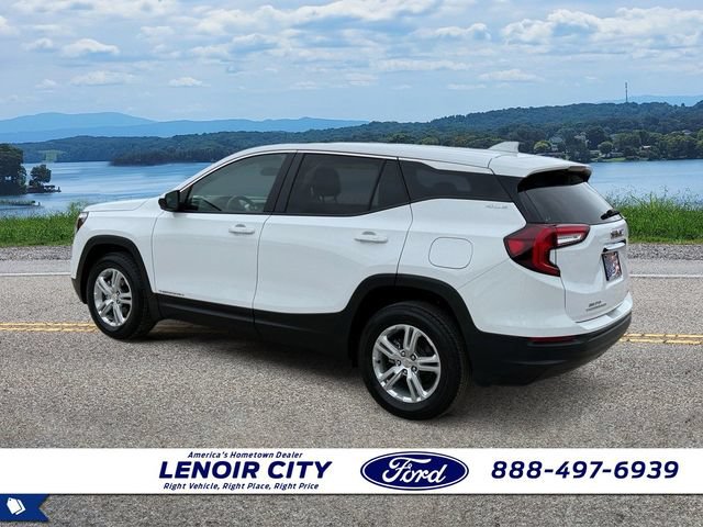 Used 2024 GMC Terrain SLE AWD/4WD image 4