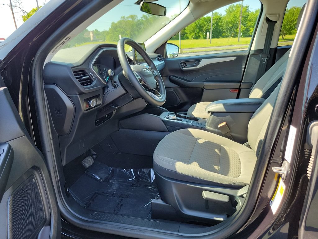Certified 2022 Ford Escape SE w/ Cold Weather Package AWD/4WD image 8
