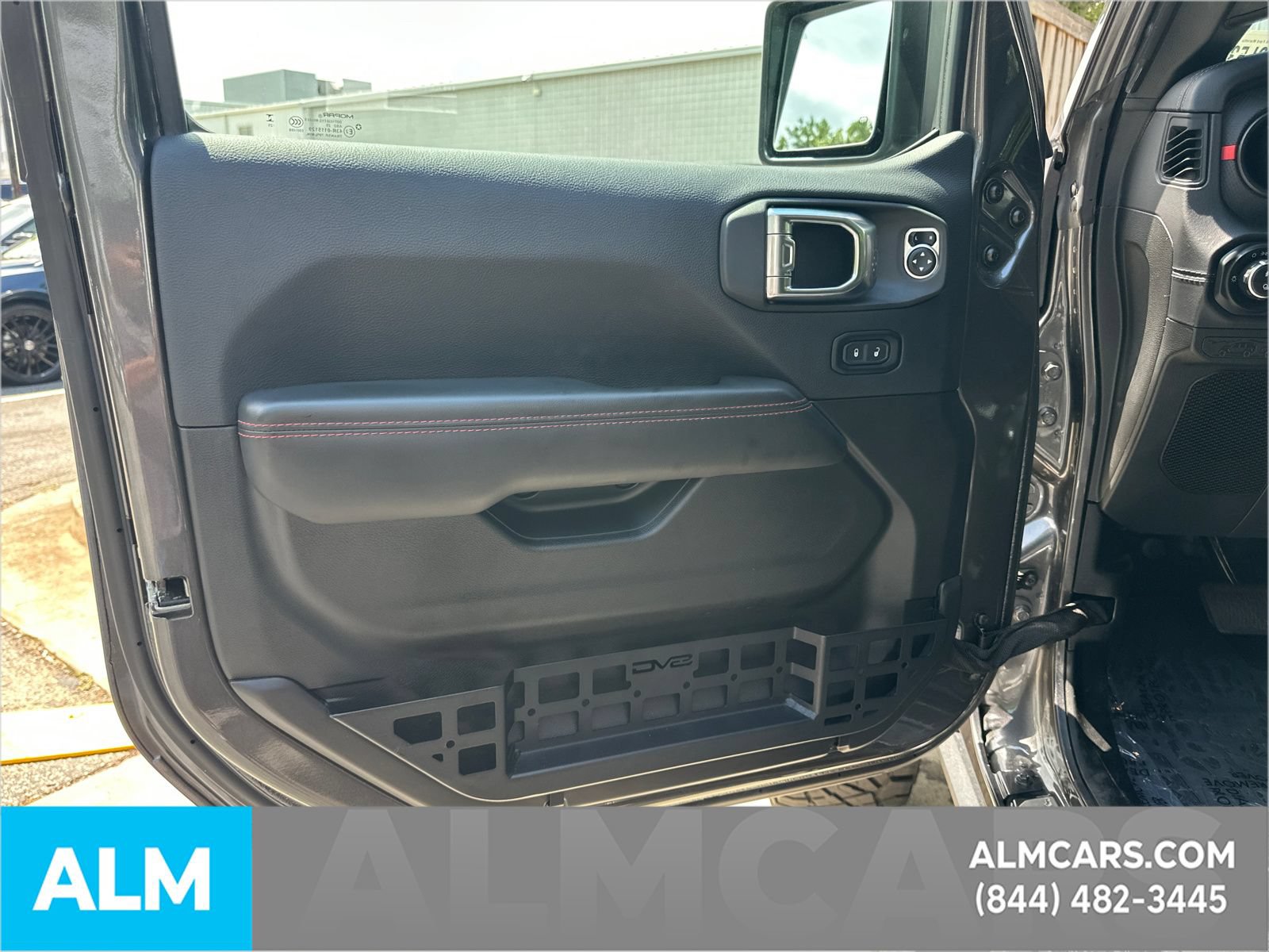 Used 2025 Jeep Gladiator Rubicon AWD/4WD image 11