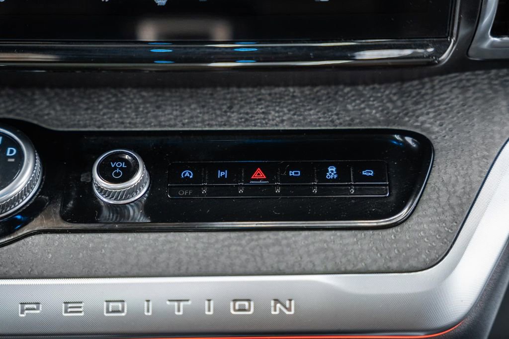 Certified 2025 Ford Expedition Tremor image 29