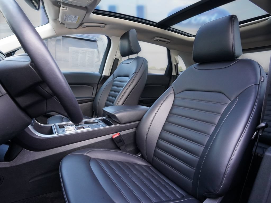 Certified 2024 Ford Edge SEL w/ Convenience Package AWD/4WD image 12
