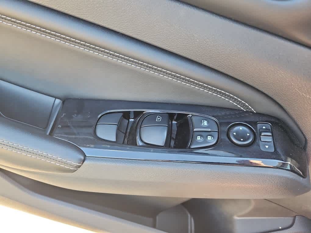 Used 2023 Nissan Altima 2.5 SV w/ SV Premium Package FWD image 18