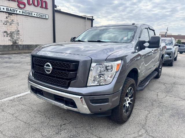Used 2021 Nissan Titan SV w/ SV Convenience Package AWD/4WD image 3
