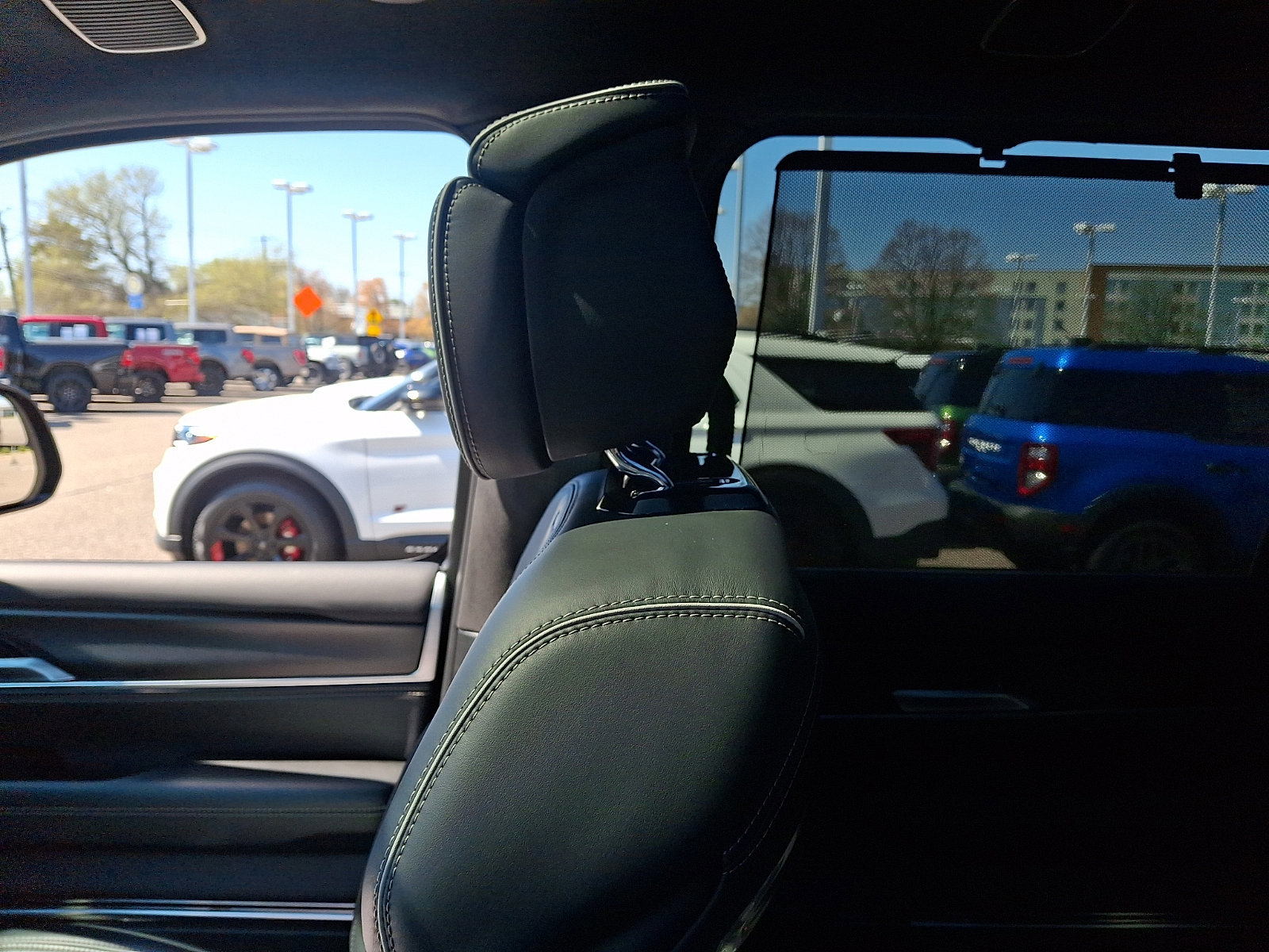 Used 2025 Jeep Grand Wagoneer Series II Obsidian w/ Quick Order Packagew 28T image 16