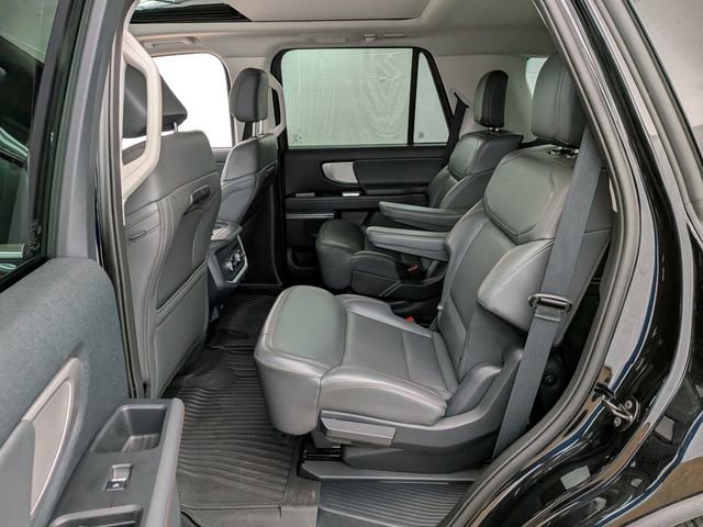 Certified 2025 Ford Expedition Active image 14