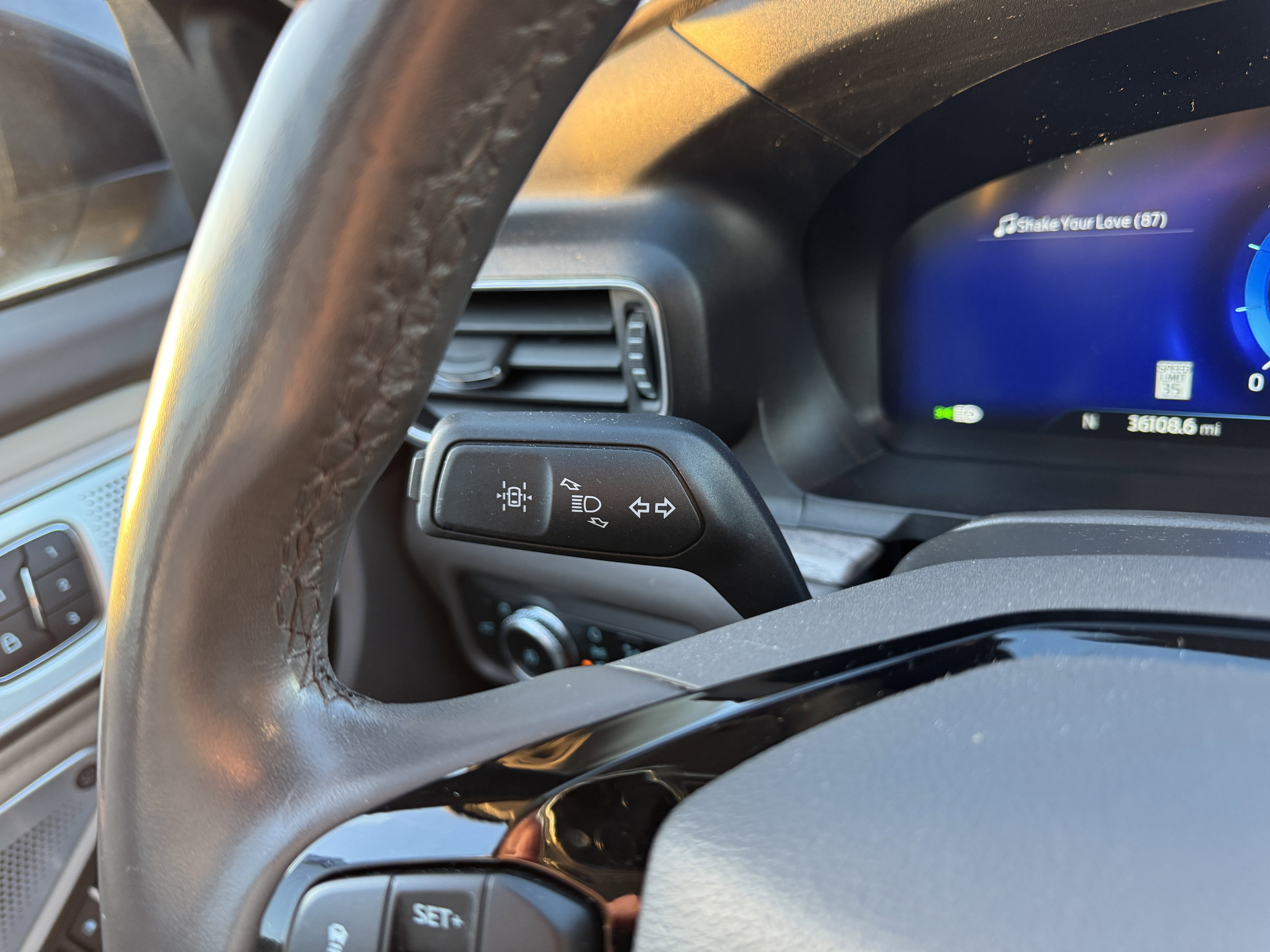 Certified 2022 Ford Explorer Platinum w/ Equipment Group 601A image 16