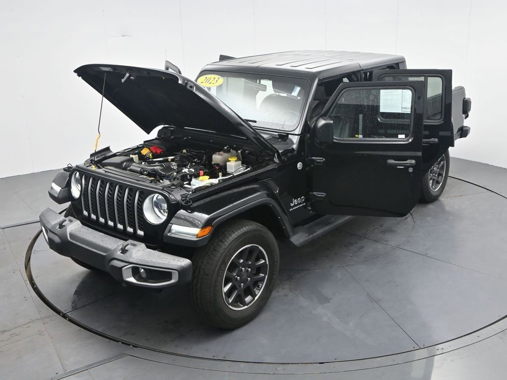Used 2023 Jeep Gladiator Overland w/ Popular Equipment Package AWD/4WD image 40