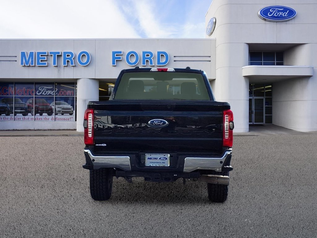 Certified 2023 Ford F350 XLT w/ 360-Degree Camera Package AWD/4WD image 4