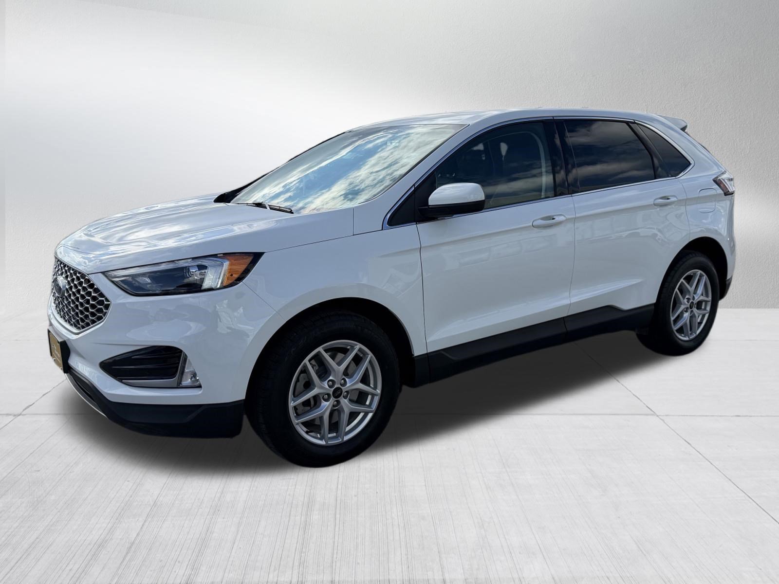 Certified 2024 Ford Edge SEL w/ Convenience Package AWD/4WD image 3