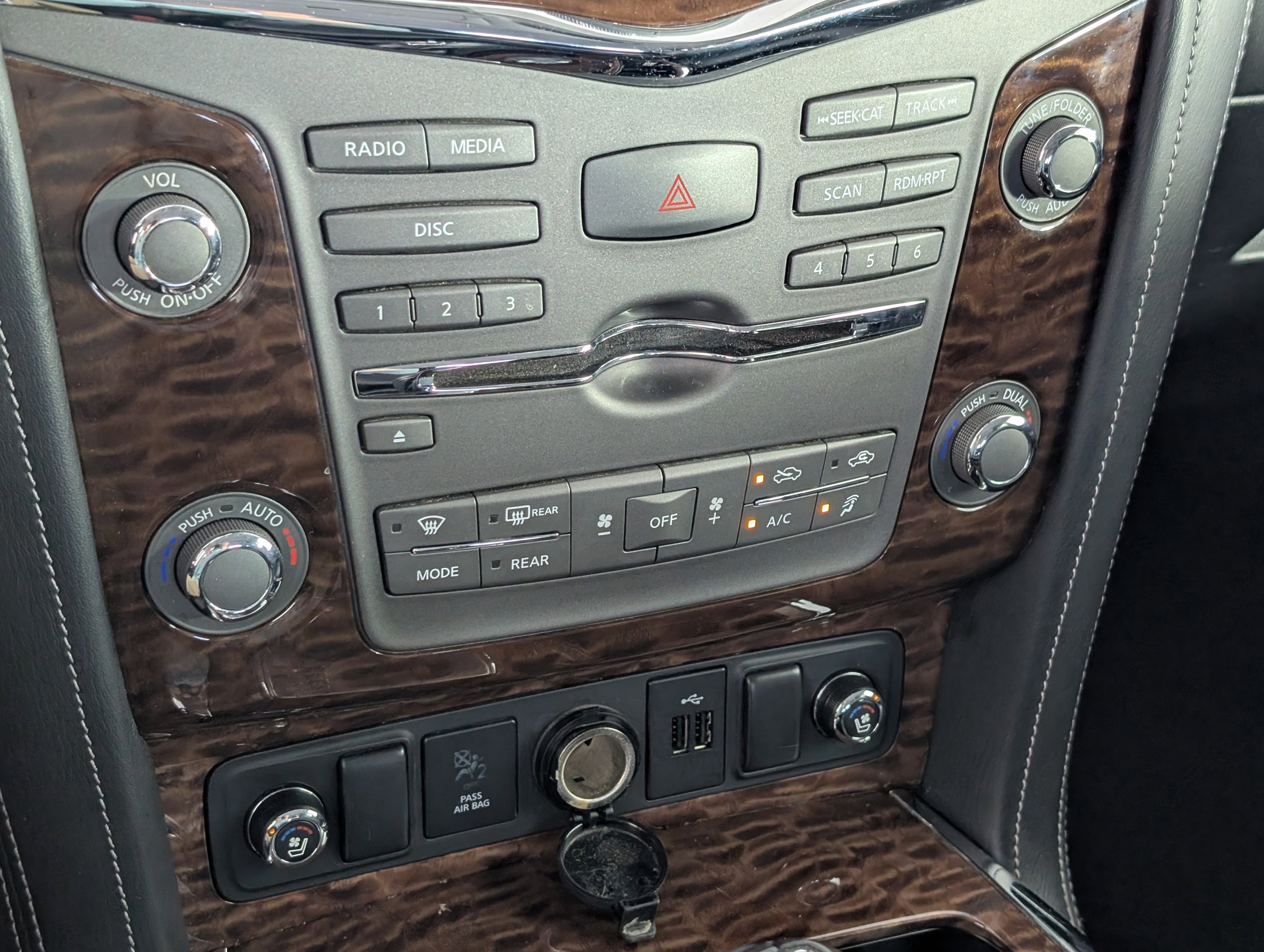 Used 2019 Nissan Armada Platinum image 22