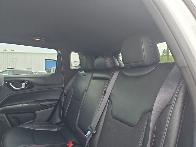 Used 2025 Jeep Compass Trailhawk AWD/4WD image 14