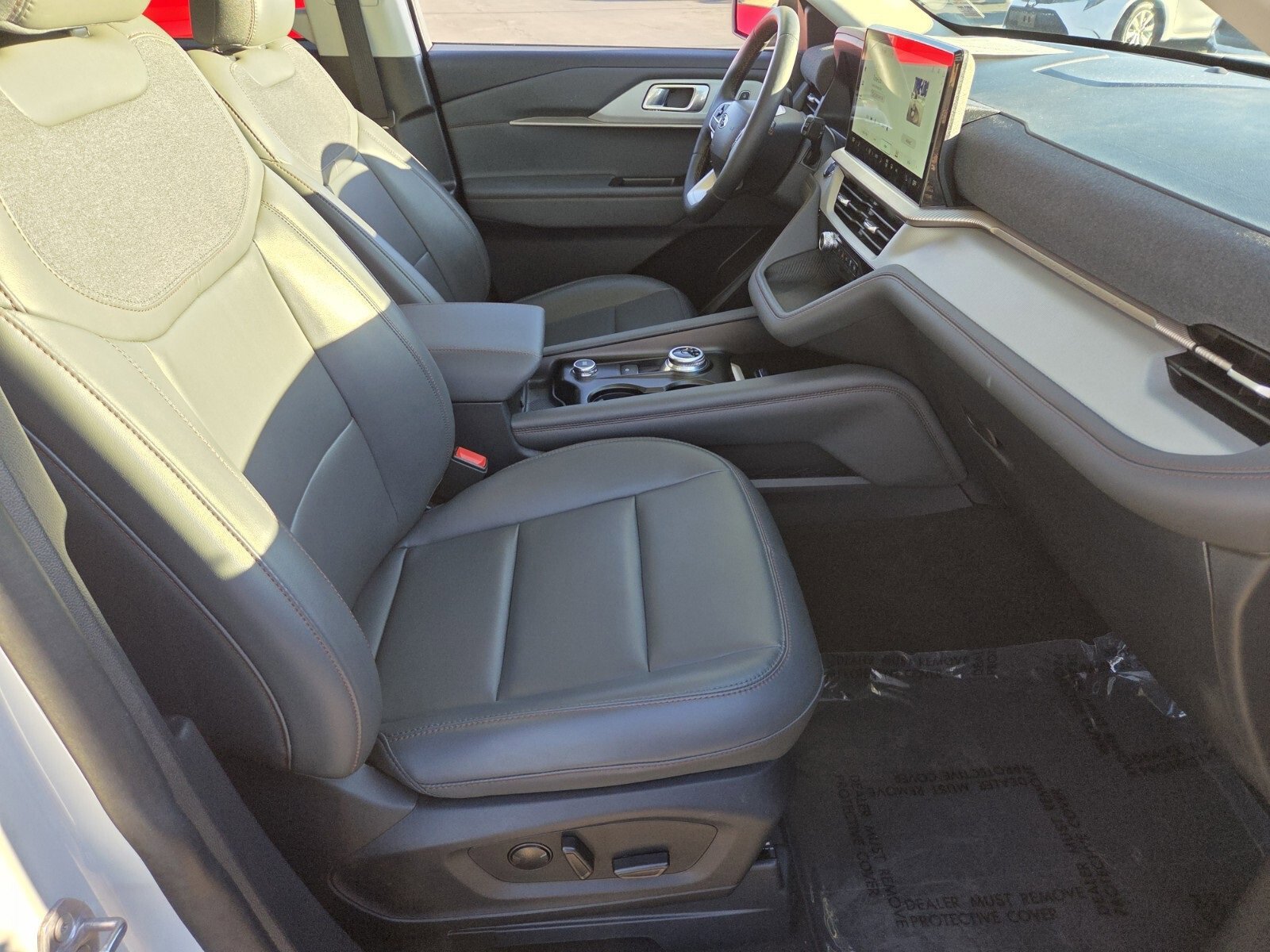 Certified 2025 Ford Explorer Active w/ Active Comfort Package image 16