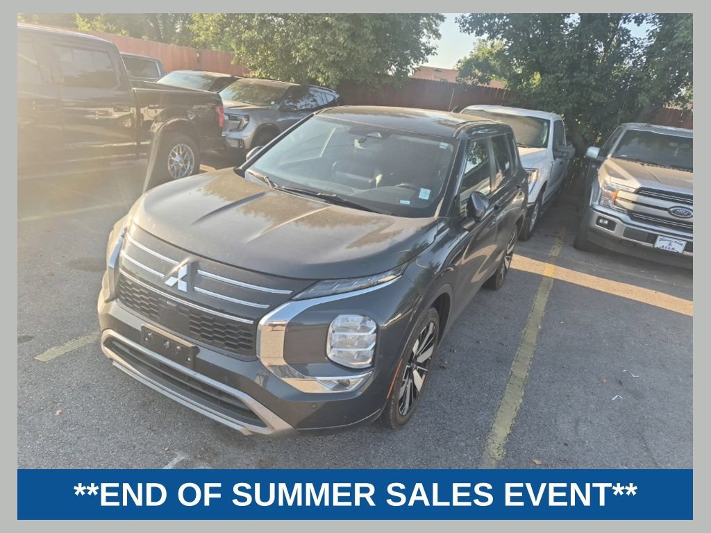 Used 2025 Mitsubishi Outlander SE