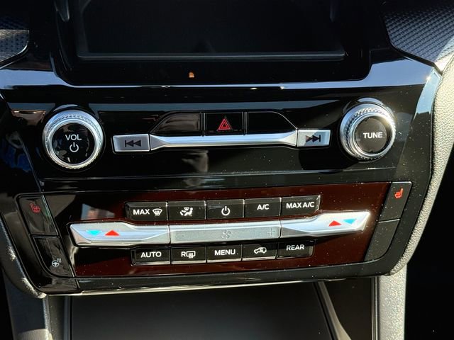 Certified 2024 Ford Explorer ST-Line w/ Class IV Trailer Tow Package AWD/4WD image 13