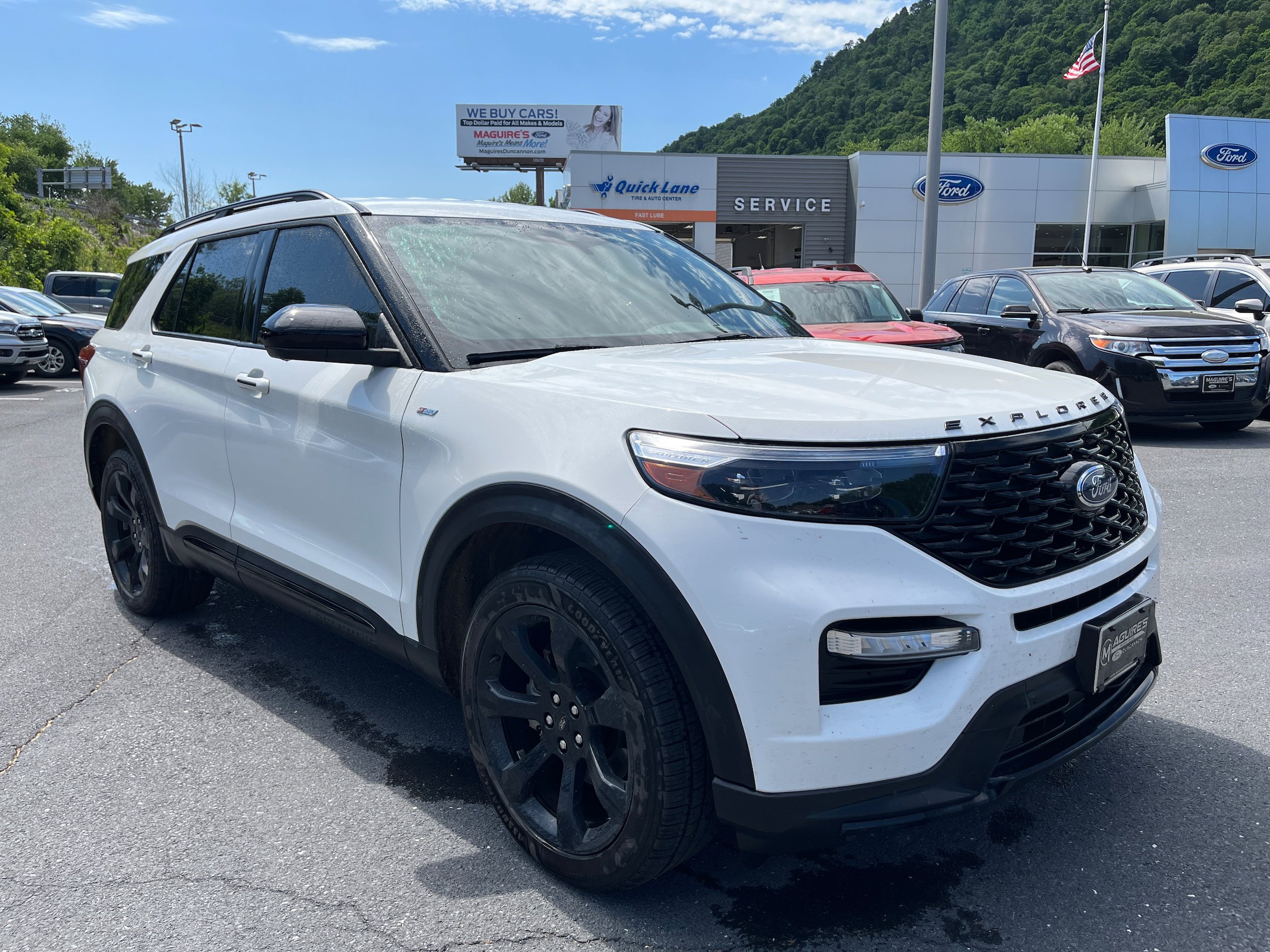Certified 2022 Ford Explorer ST-Line AWD/4WD image 3