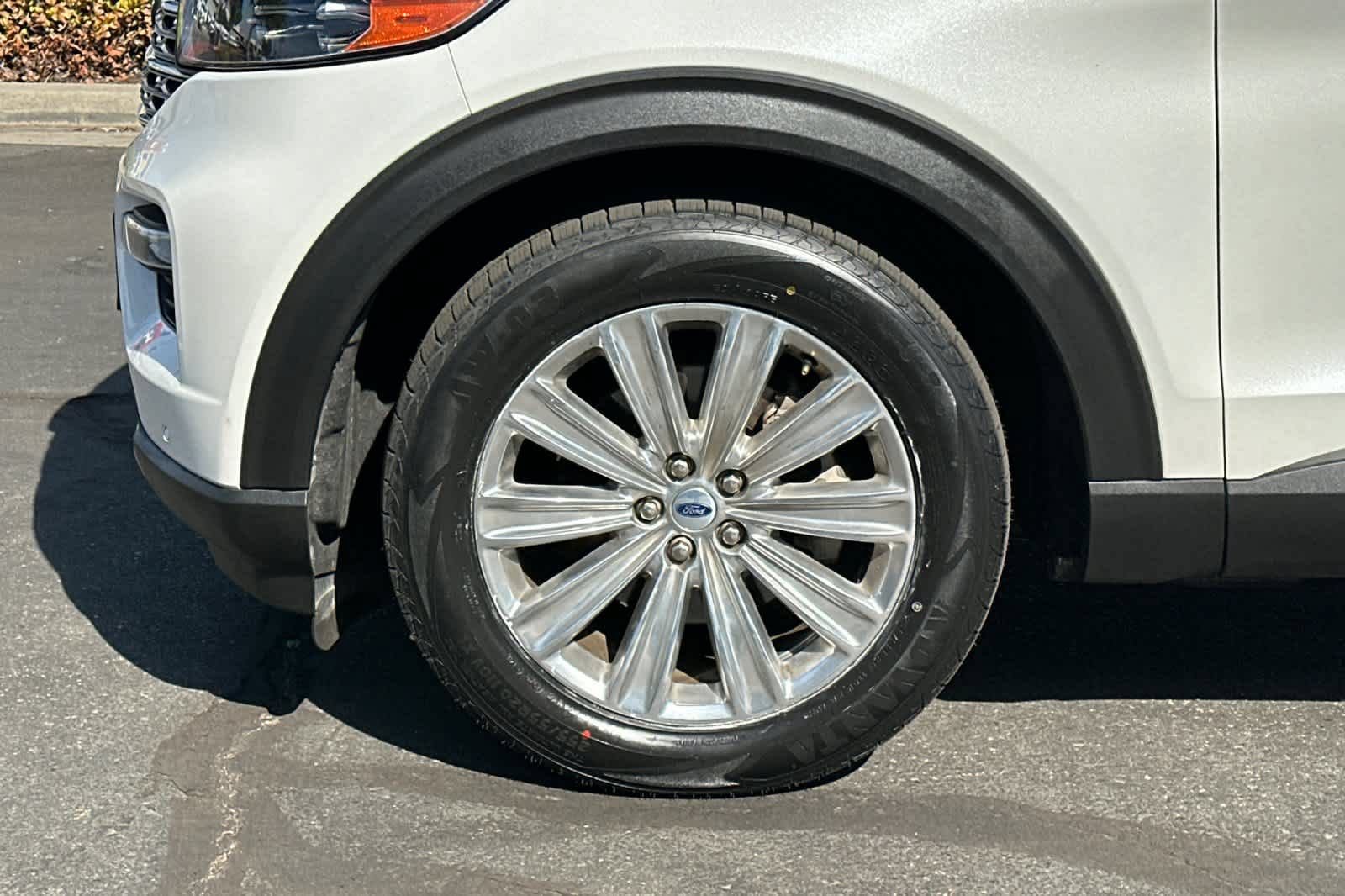 Certified 2023 Ford Explorer Limited w/ Limited Technology Package RWD image 28