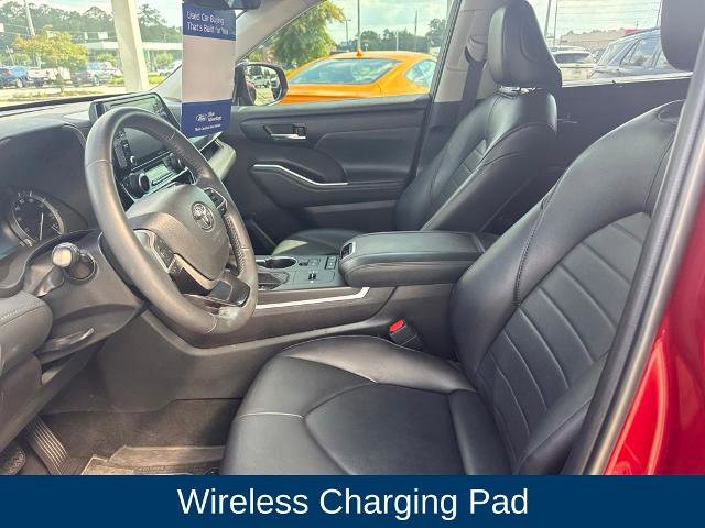 Used 2022 Toyota Highlander XLE FWD image 9