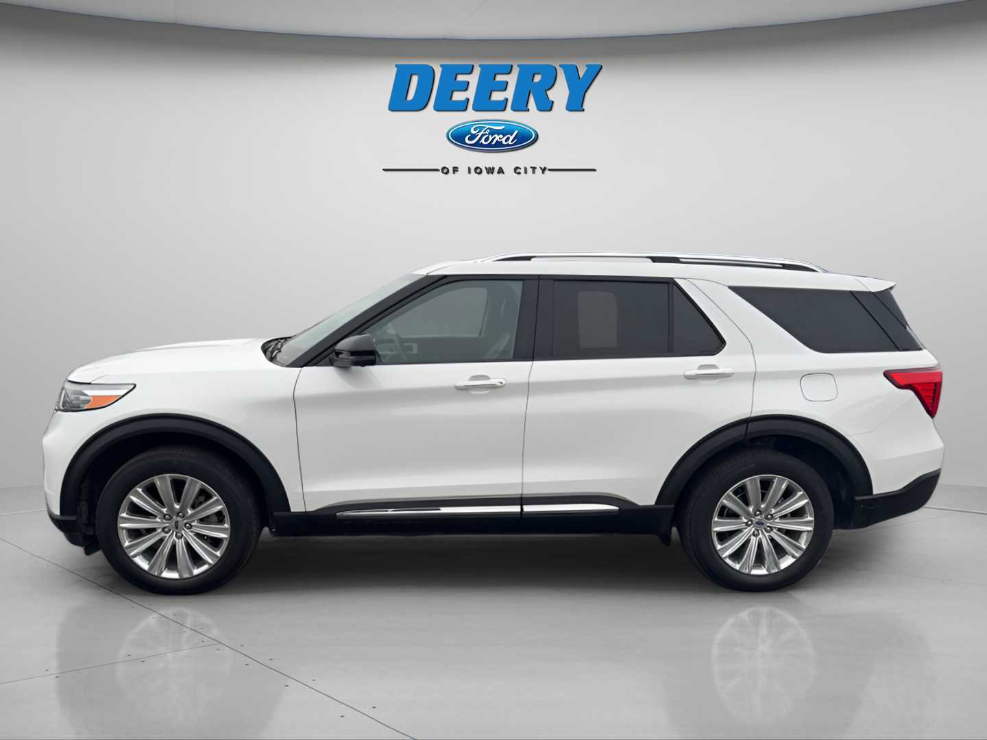 Certified 2022 Ford Explorer Limited w/ Equipment Group 301A image 3