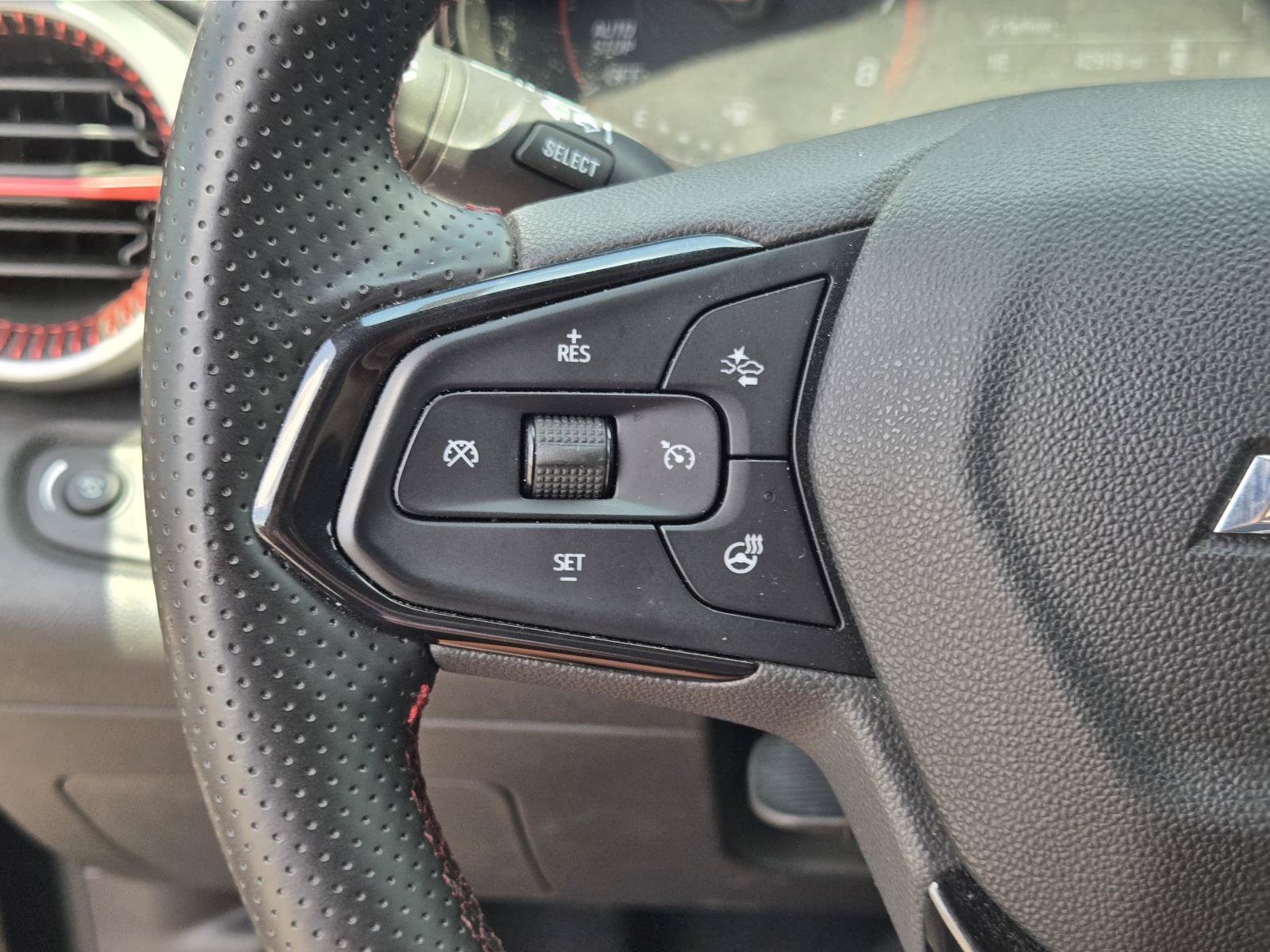 Used 2024 Chevrolet Trax RS w/ Driver Confidence Package FWD image 27