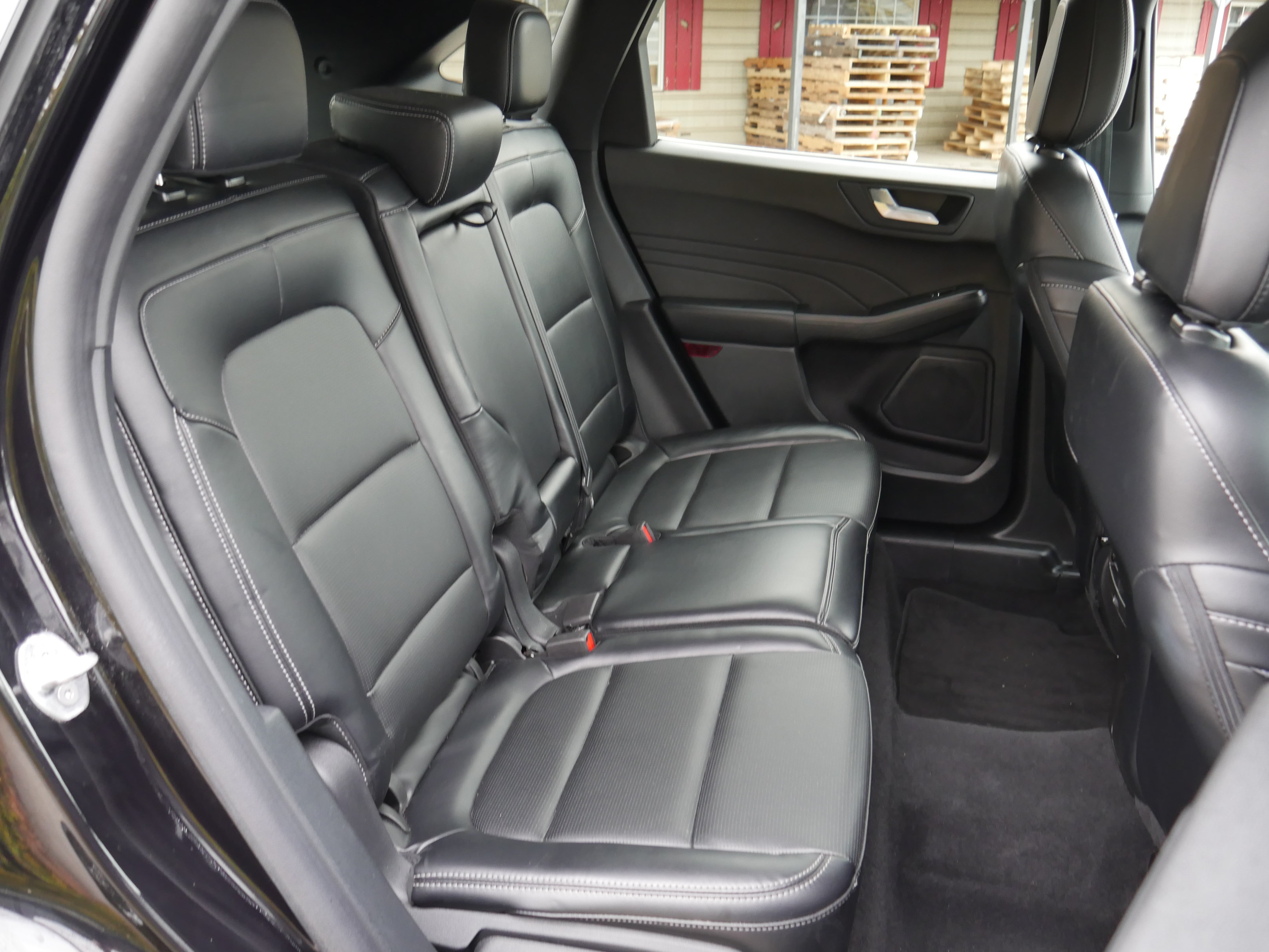 Certified 2025 Ford Escape Platinum AWD/4WD image 30