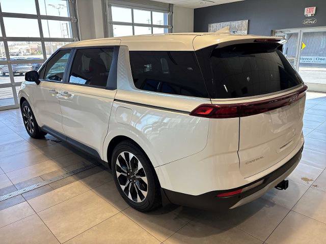 Used 2024 Kia Carnival EX image 5